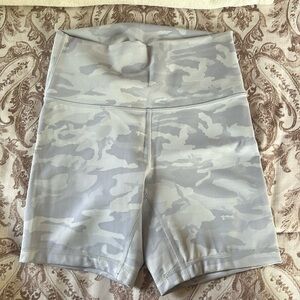 Lululemon Wunder Under Shorts
